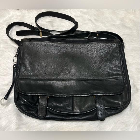 Vintage Wilson’s Black Leather Expandable Messenger Bag - Picture 1 of 13